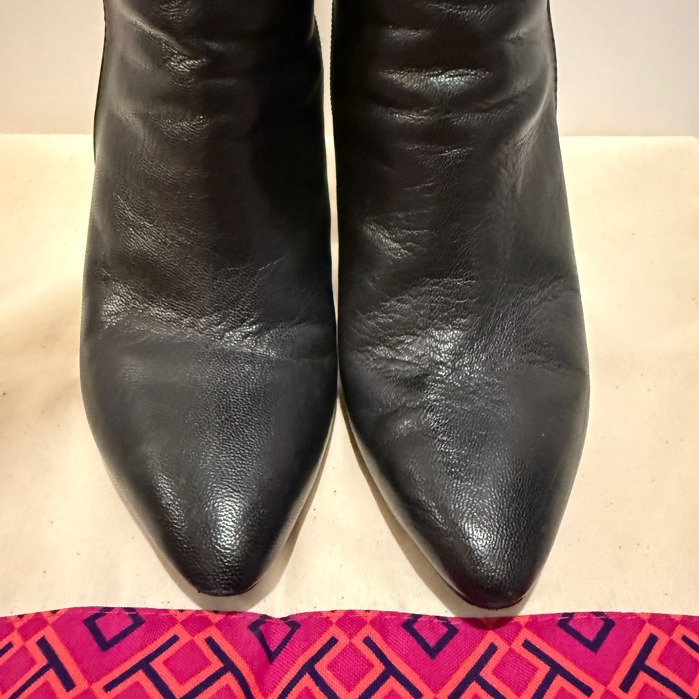 SOLD SOLD Tory Burch Black Leather Knee-High Boots size 8m - Picture 7 of 10